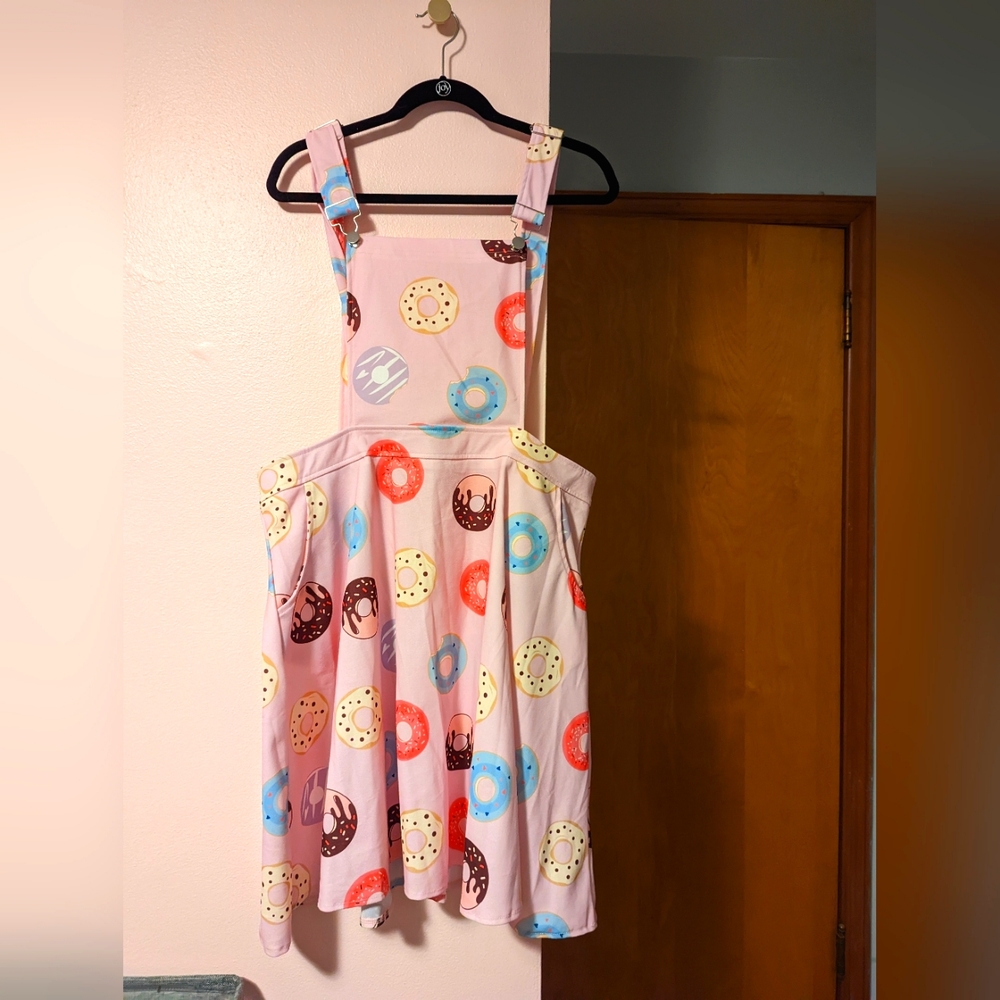 Donut Pinafore
